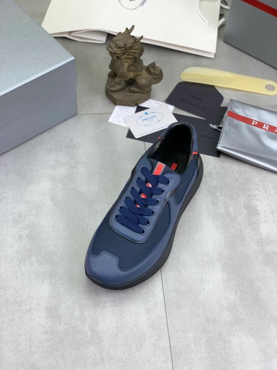 Men's men's shoes💰P580💰【New model】Top quality, new popular models on the official website, which will never go out of style for a century,🆘 The trendy brand (Prada) mainly promotes popular models, avant-garde and versatile fashionable men's shoes, private version molding, cowhide surface splicing 1:1 oil edge processing... fashionable and simple, original imported cowhide interior cowhide feet; the atmosphere and personality are more fashionable, eye-catching and pursuing class. It will subvert old ideas and be a must-have for fashionistas who want to spend time with you! Must keep it! High-end comfort, high-end quality workmanship. Size: 38-44 Various colors available. full package